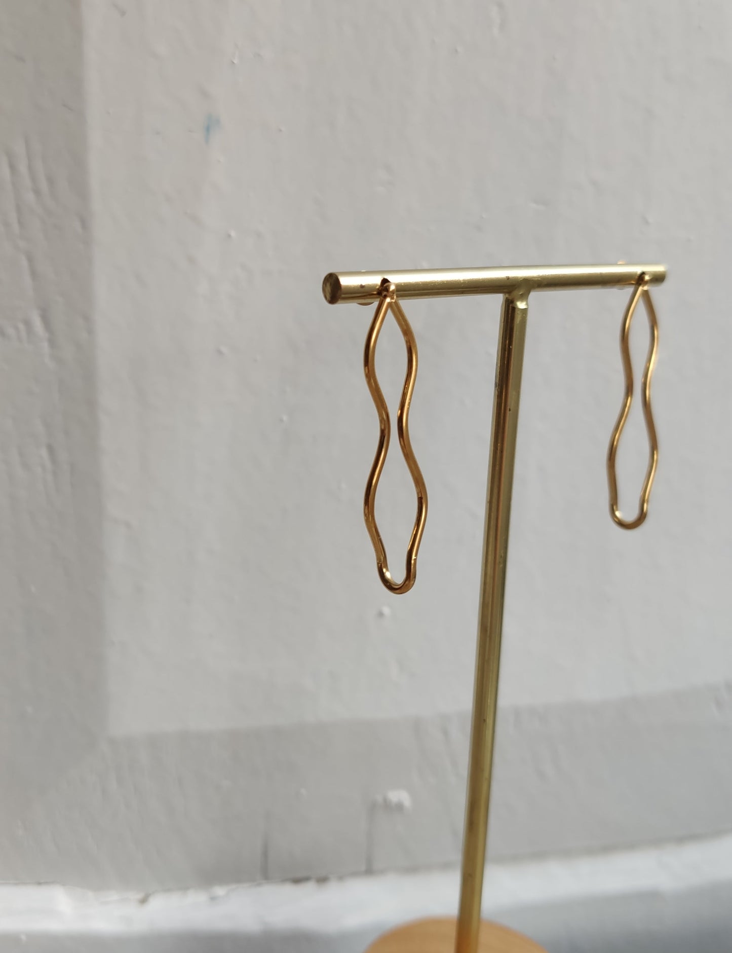 PENDIENTE ROMBO DORADO
