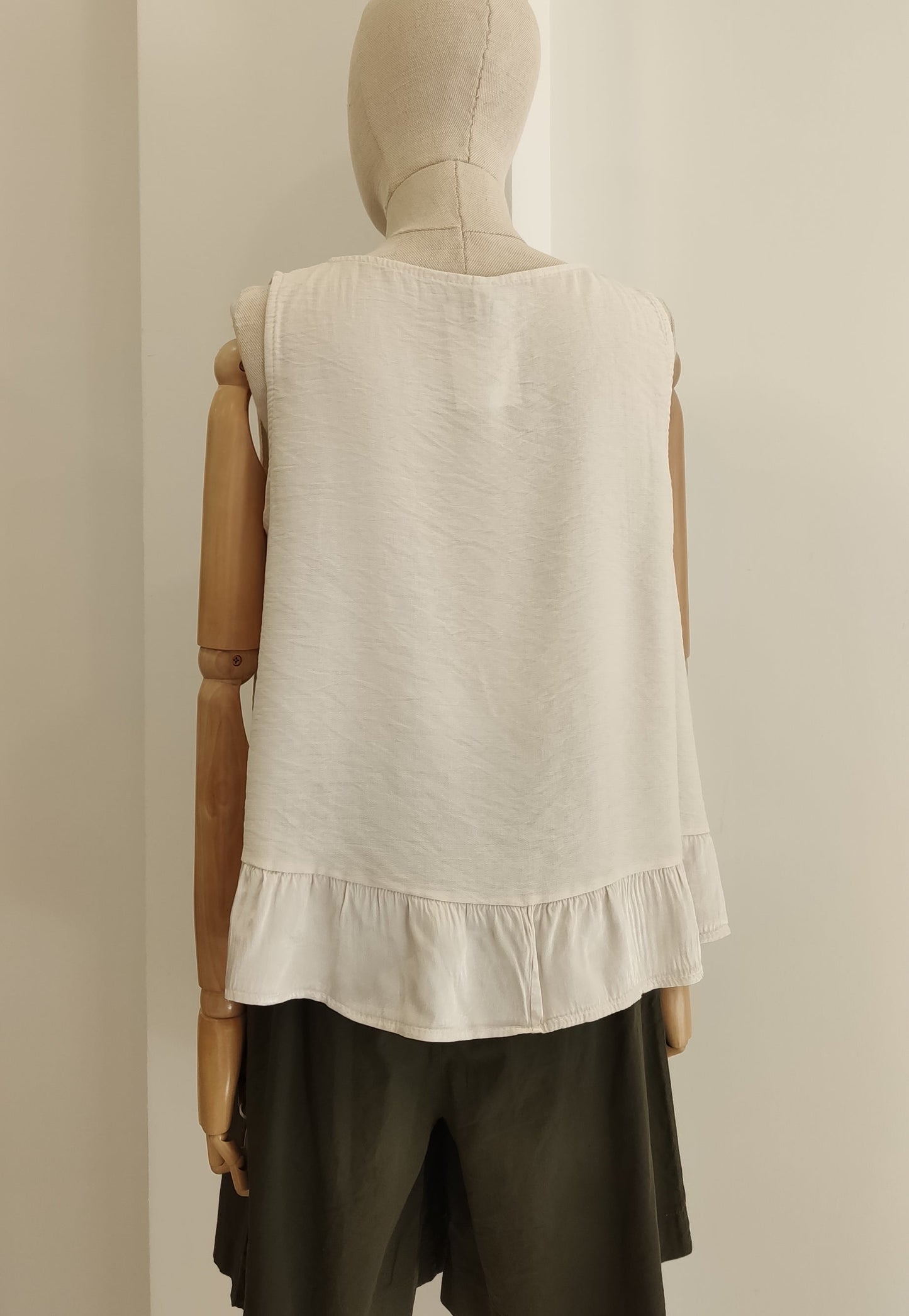 BLUSA VOLANTE BEIGE