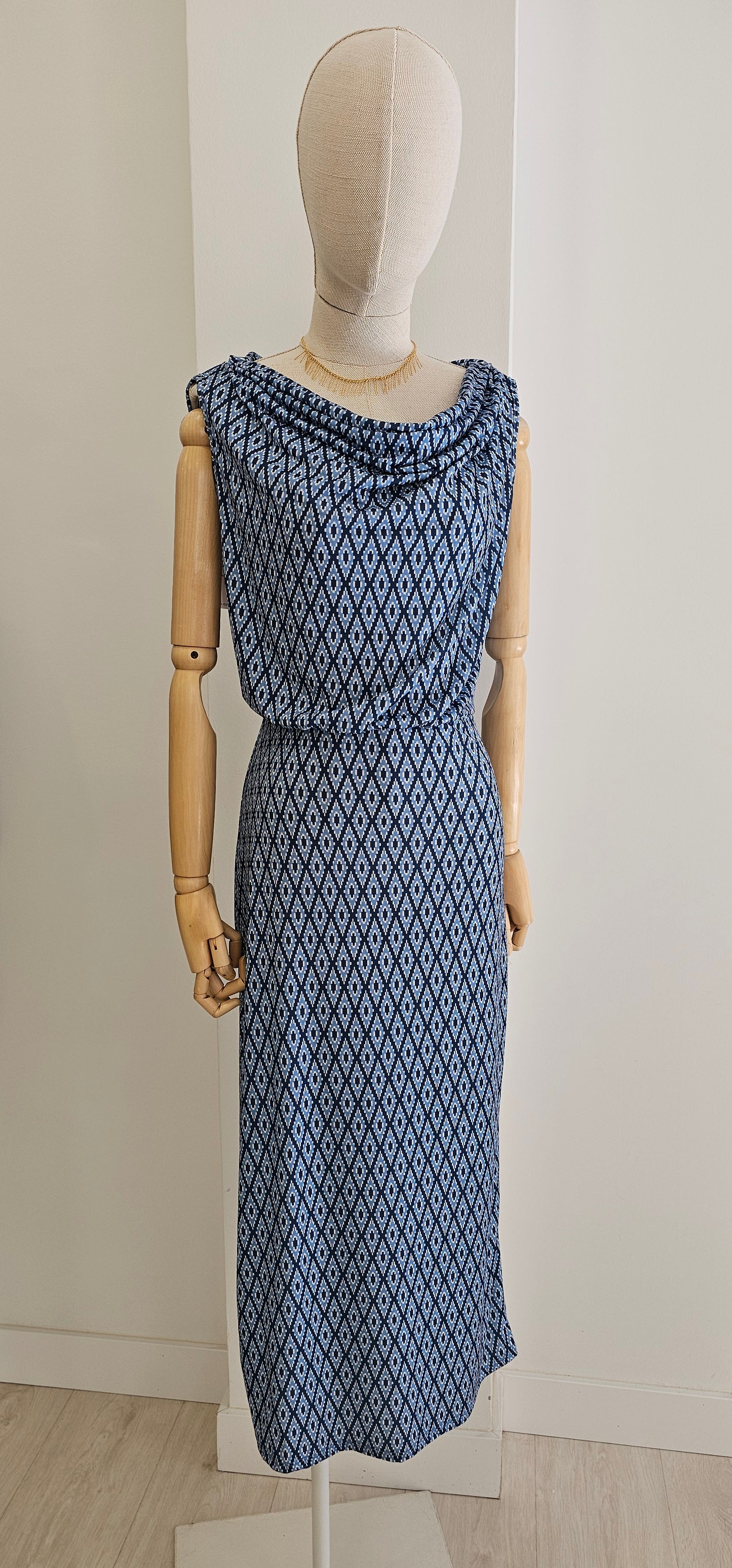 VESTIDO AZUL