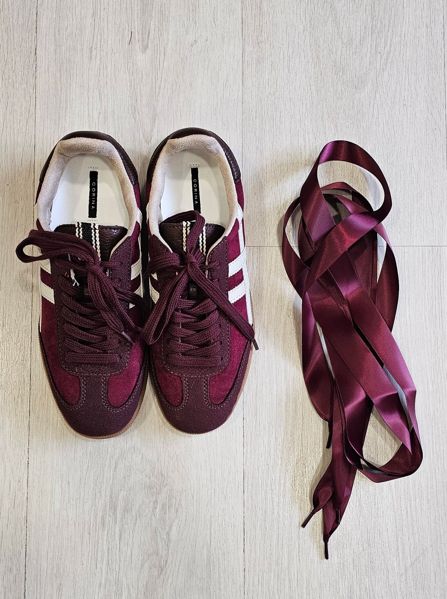 ZAPATILLA RETRO BURDEOS