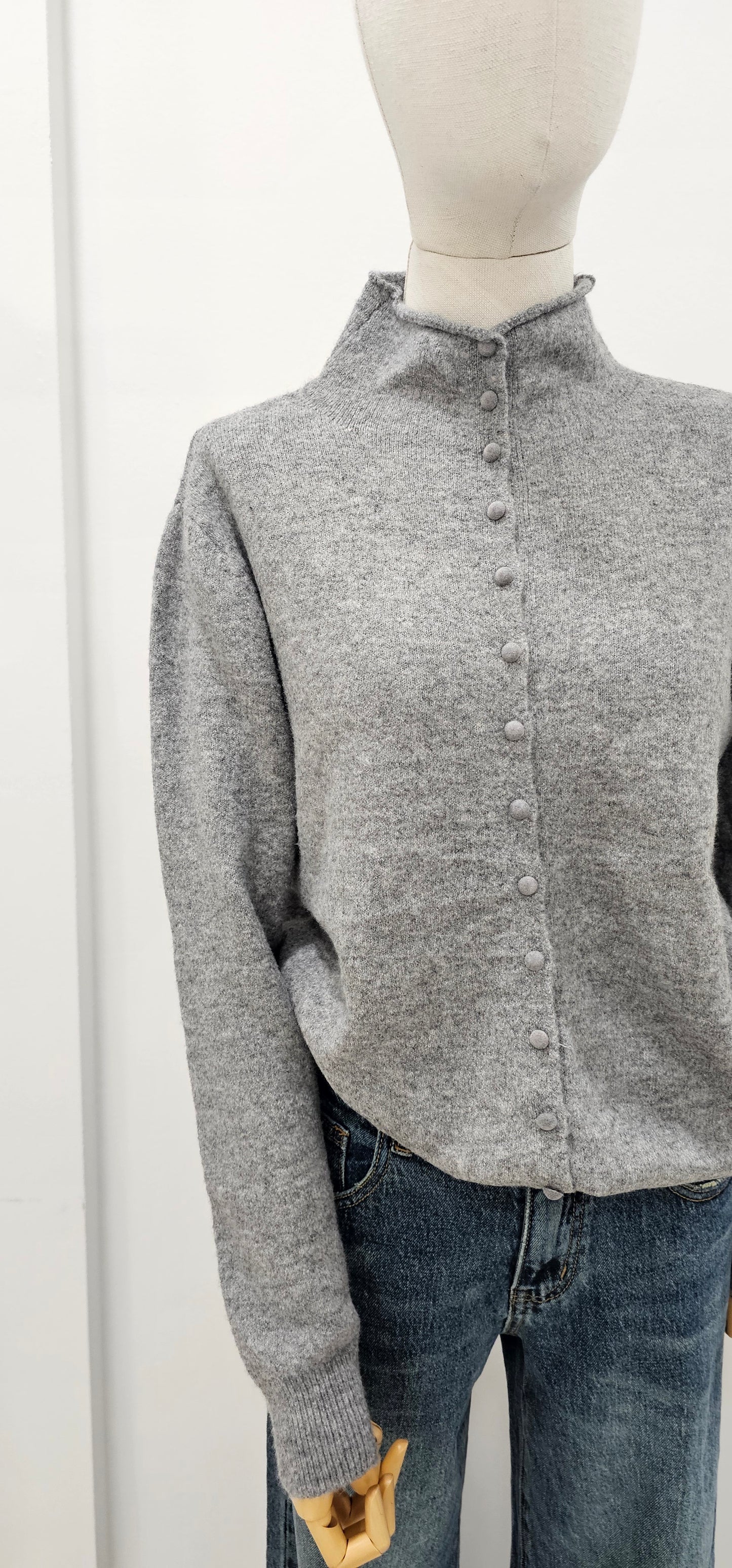 JERSEY BOTÓN GRIS