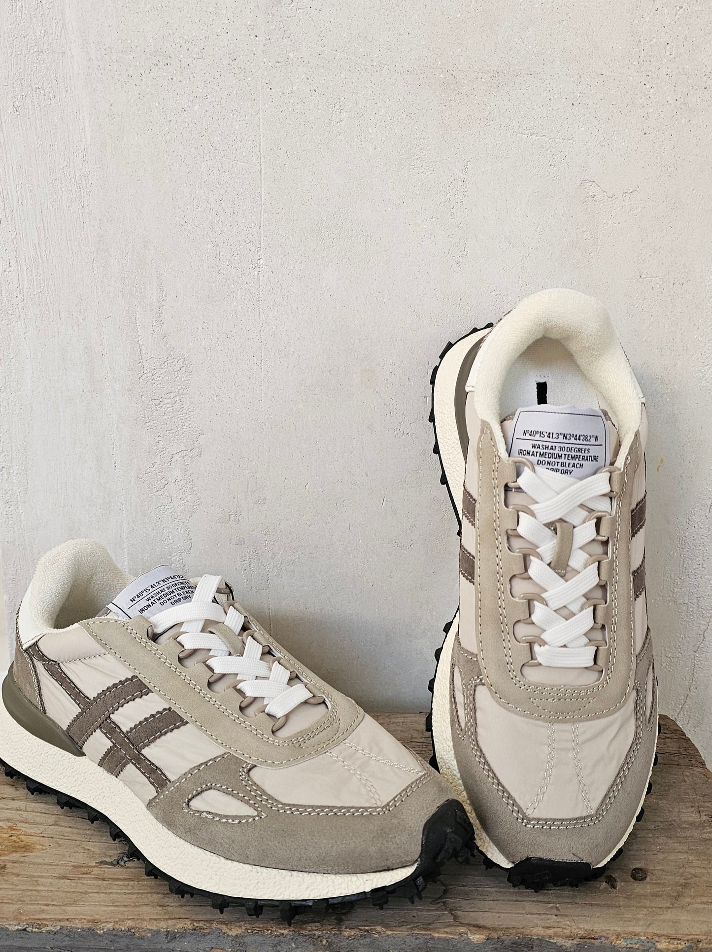 ZAPATILLA GRIS