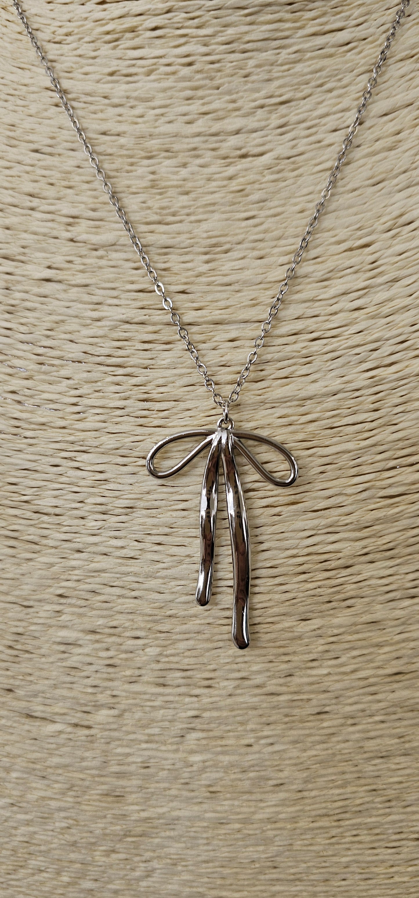 COLLAR LAZO PLATA