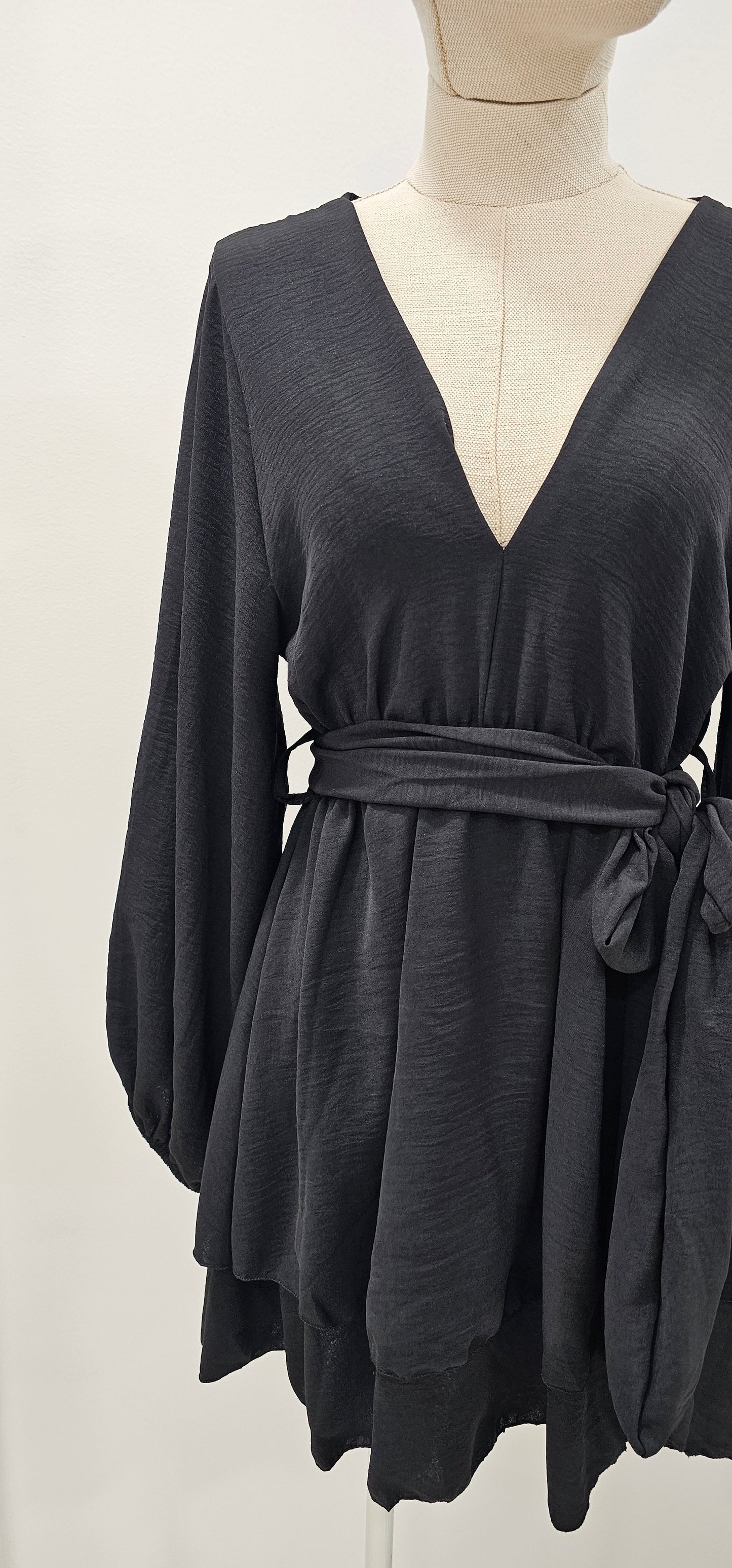 VESTIDO NEGRO