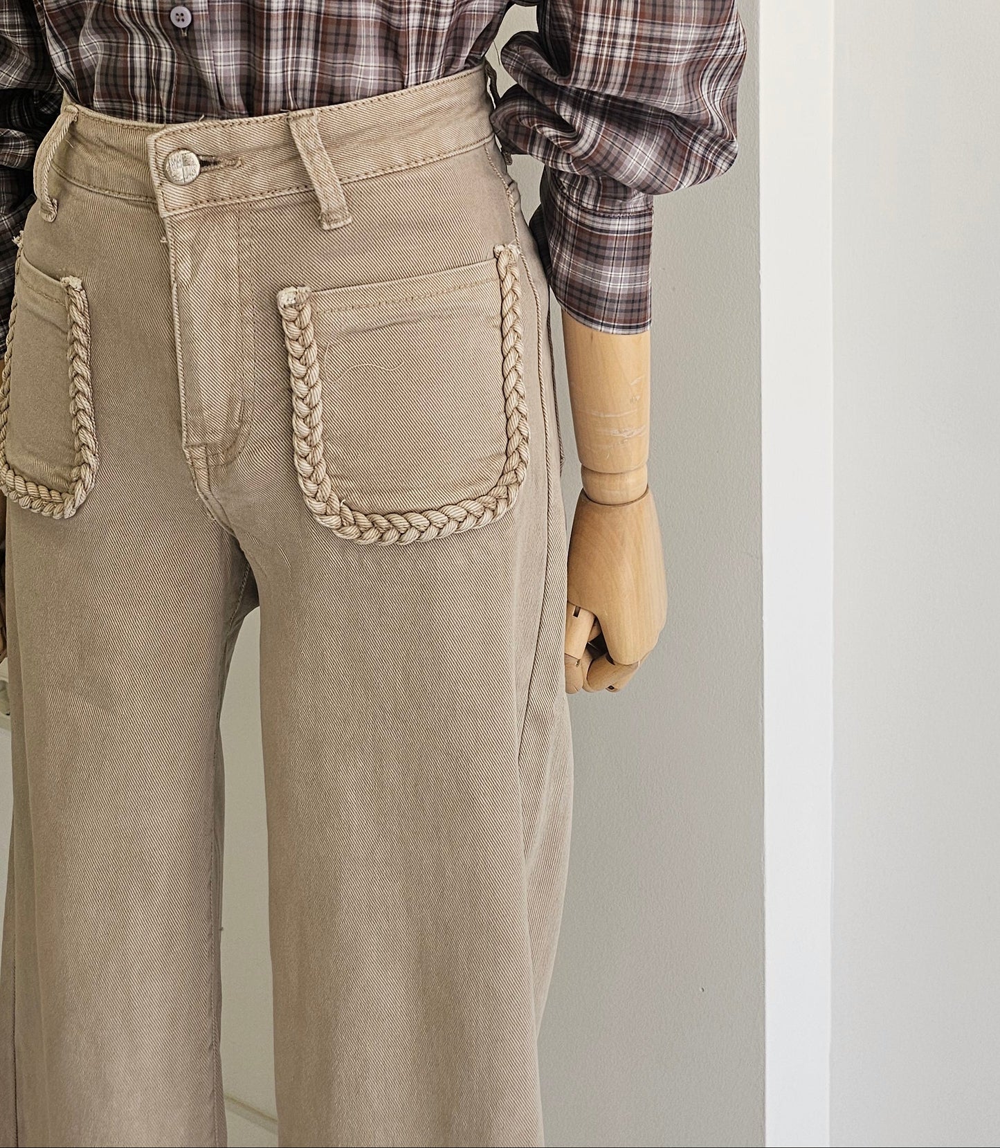 PANTALÓN BEIG TRENZADO