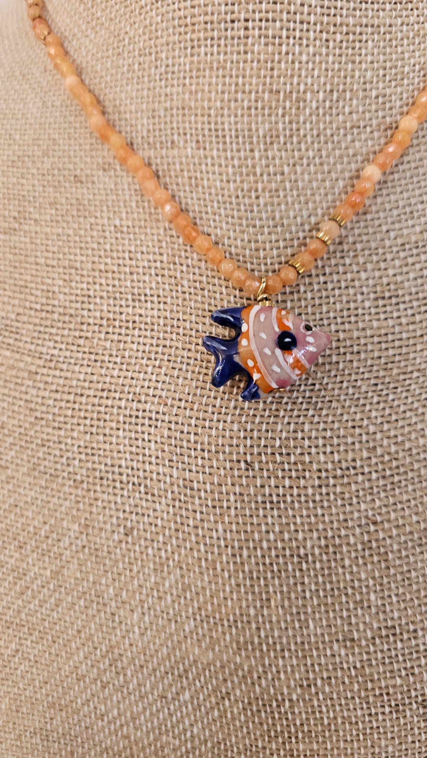 COLLAR PEZ NARANJA
