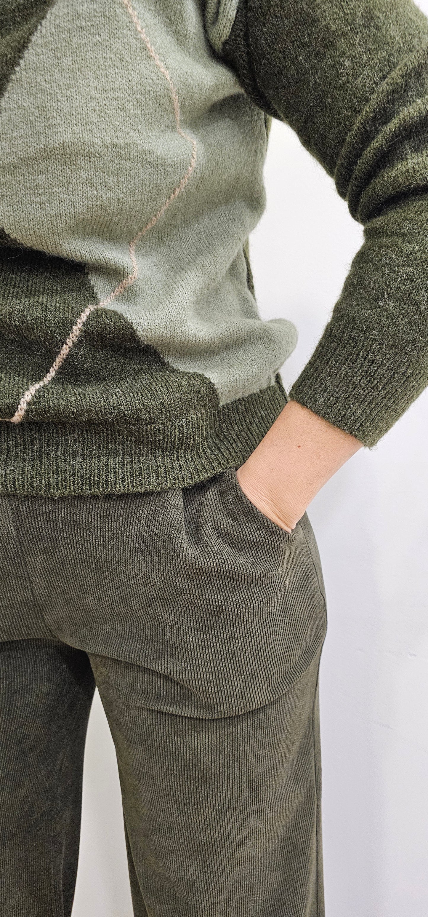 PANTALÓN MICROPANA VERDE