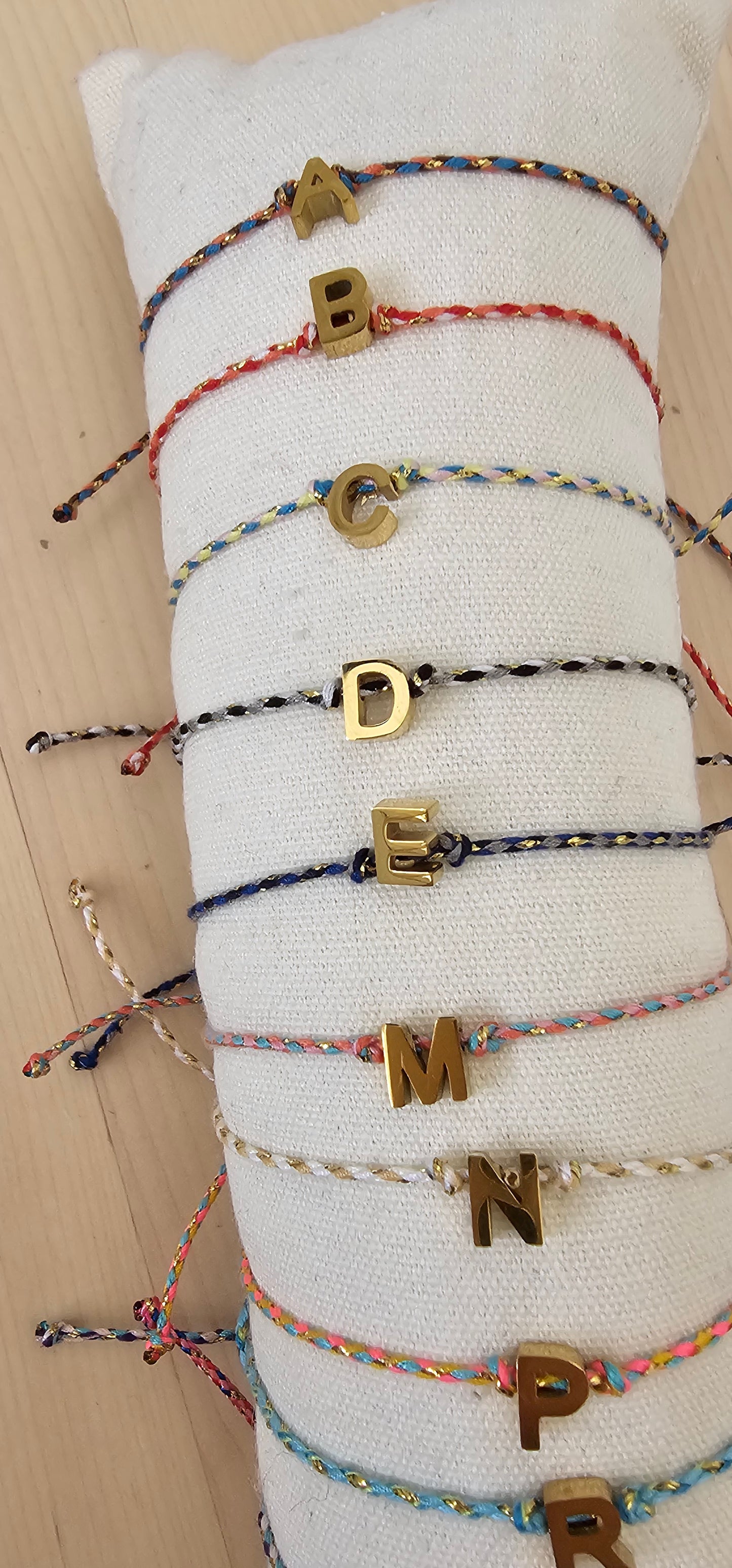 PULSERA INICIAL CUERDA