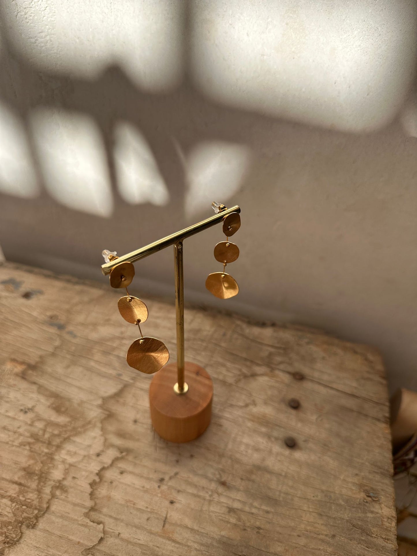 PENDIENTES BOTÓN ORO