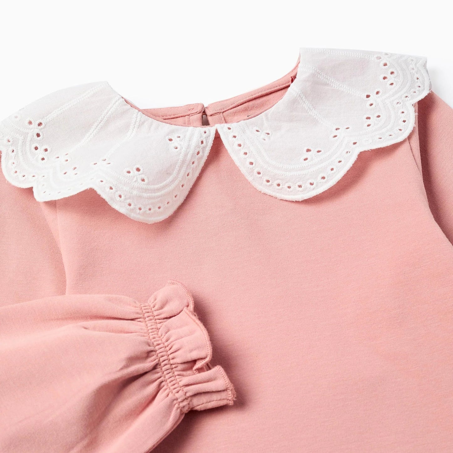 CAMISETA CUELLO BORDADO
