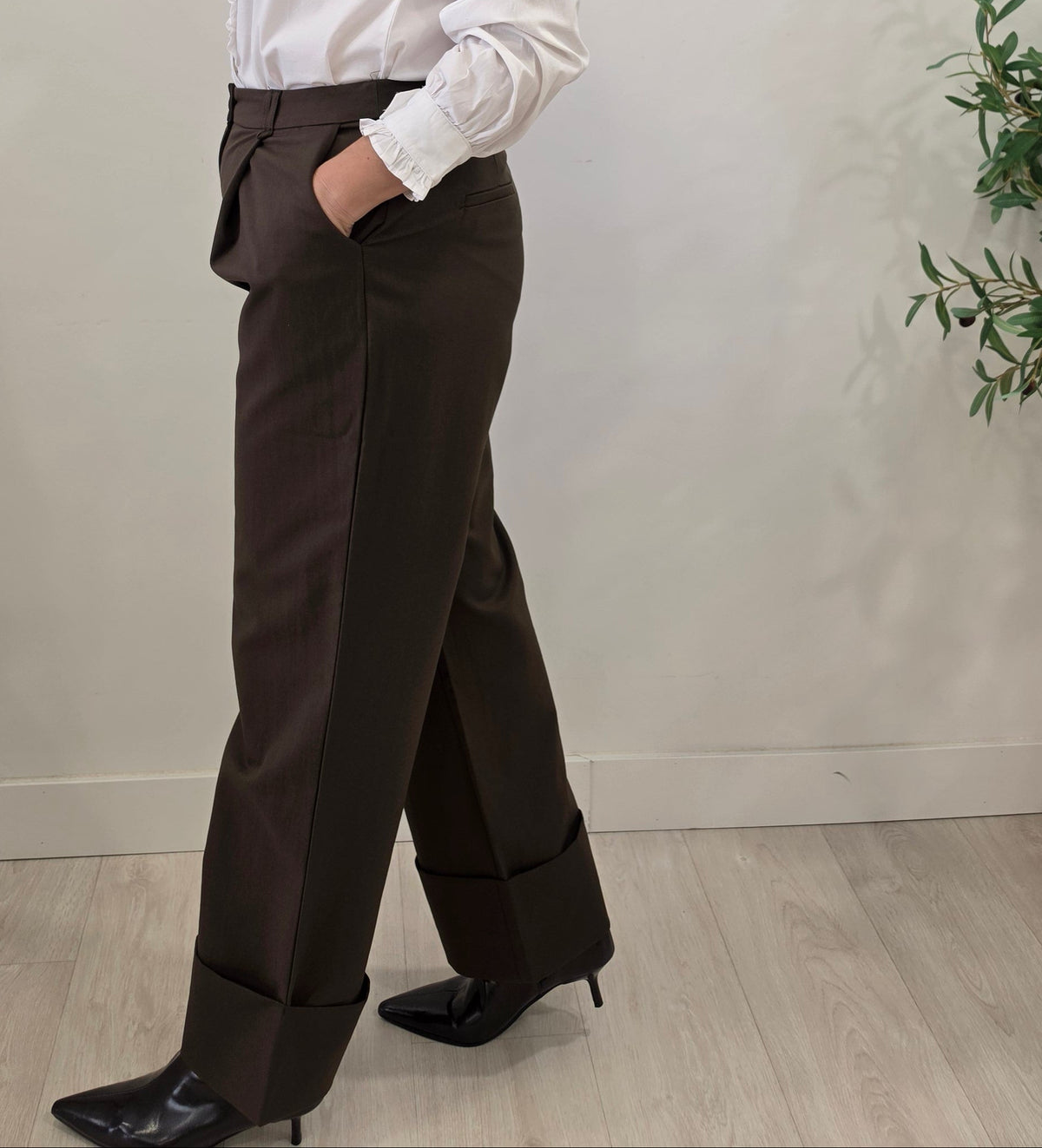 Pantalón vuelta marrón