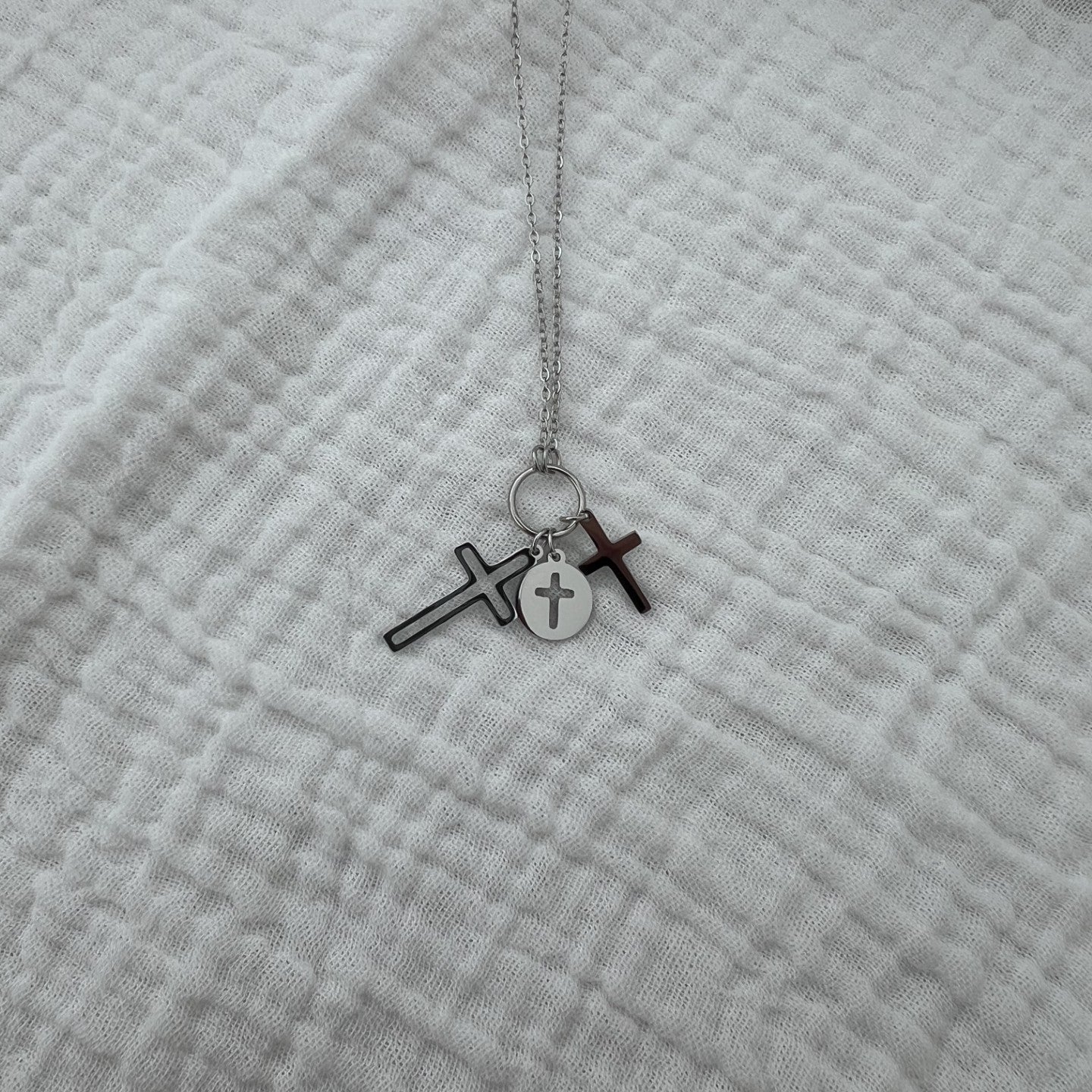 COLLAR TRES CRUCES