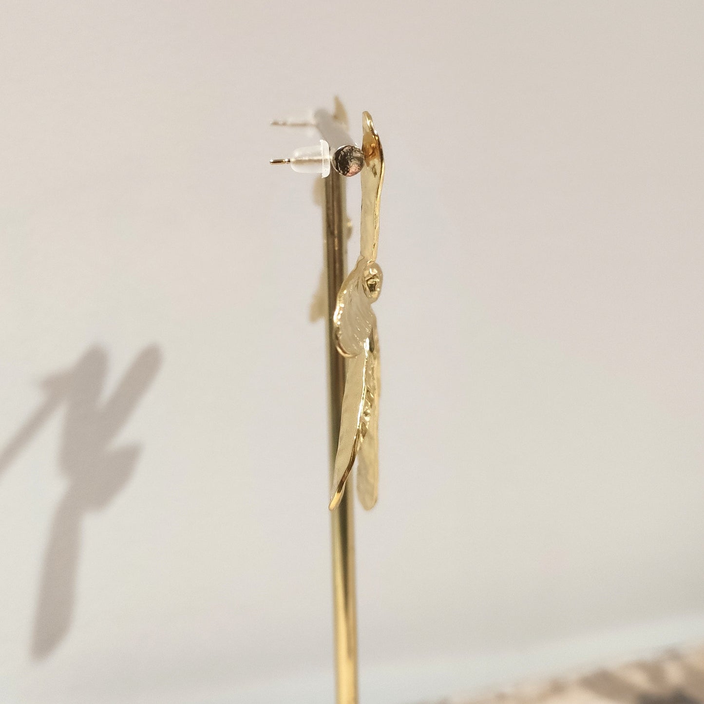 PENDIENTE PÉTALO ORO