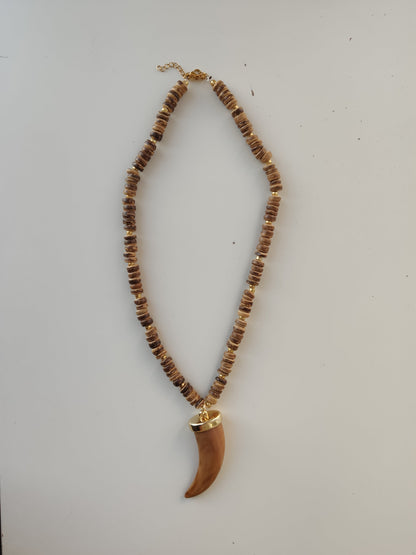 COLLAR CUERNO MADERA