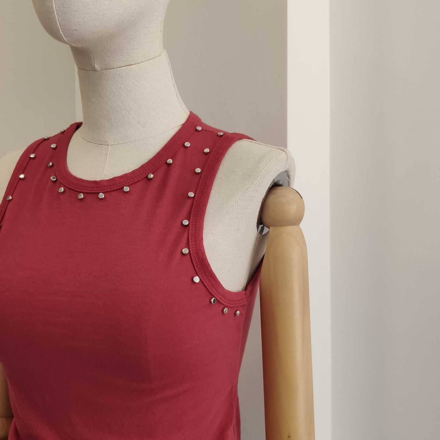 TOP BASIC RED