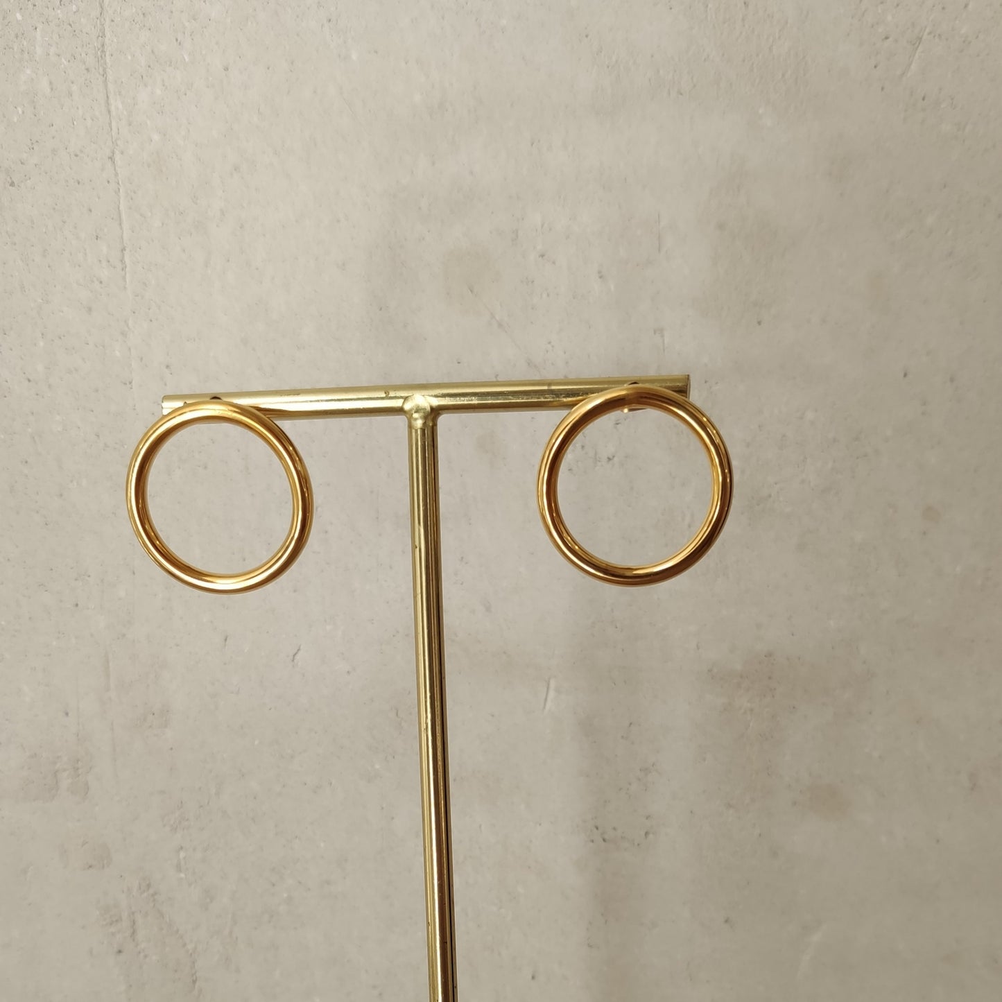 PENDIENTE CÍRULO DORADO