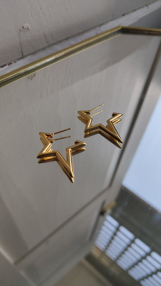 PENDIENTE ESTRELLA DORADO