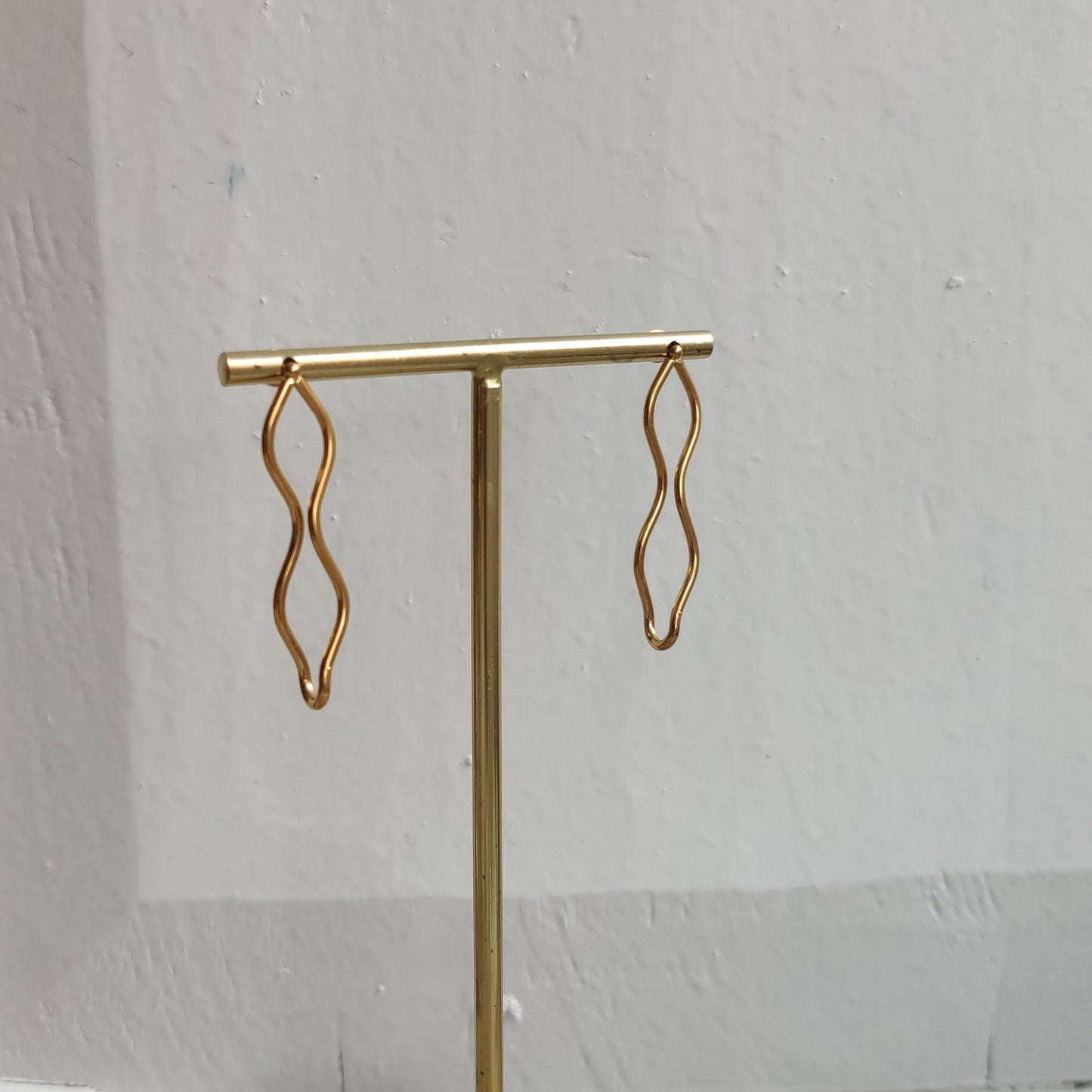 PENDIENTE ROMBO DORADO