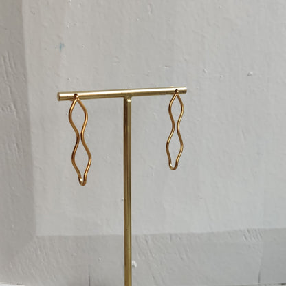 PENDIENTE ROMBO DORADO