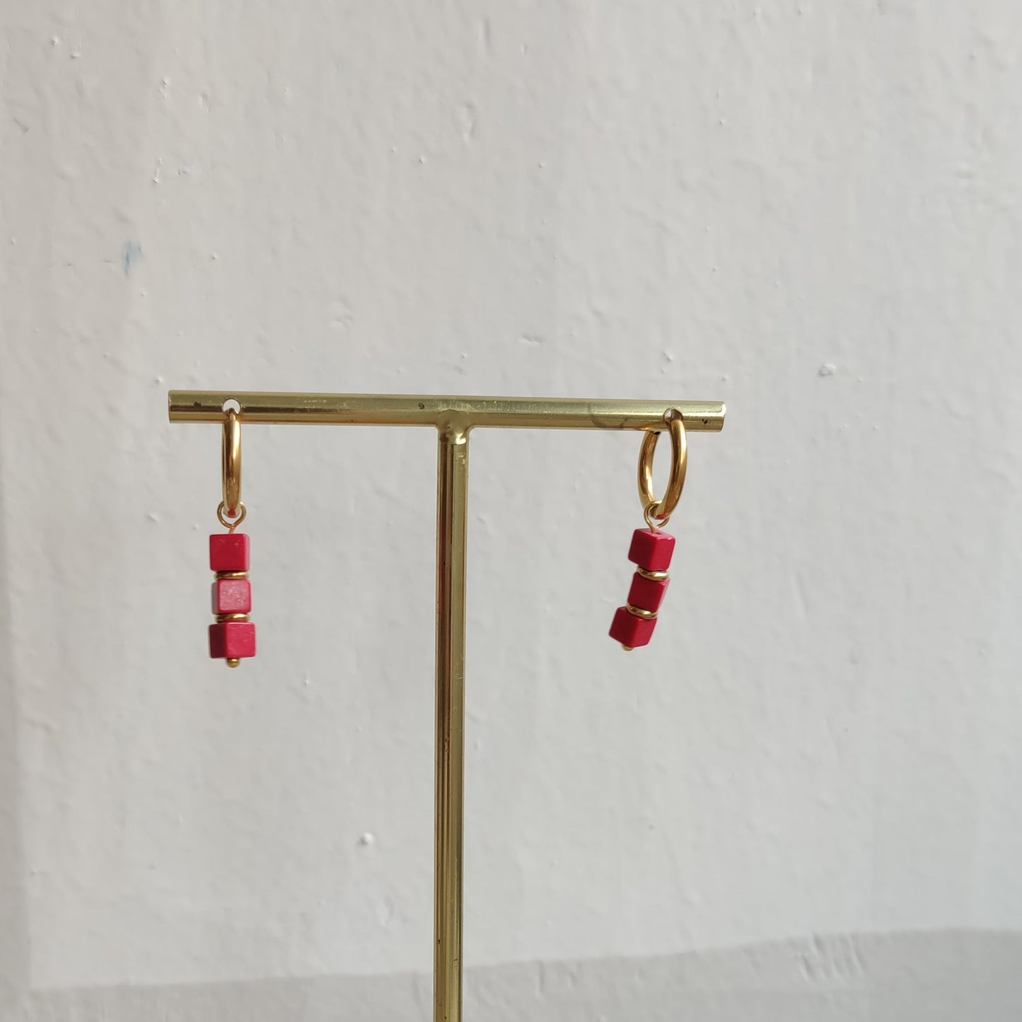 PENDIENTE CUBO ROJO