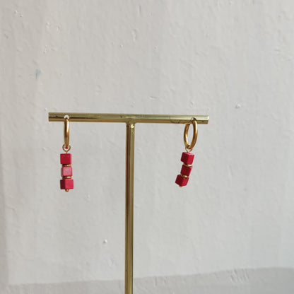 PENDIENTE CUBO ROJO