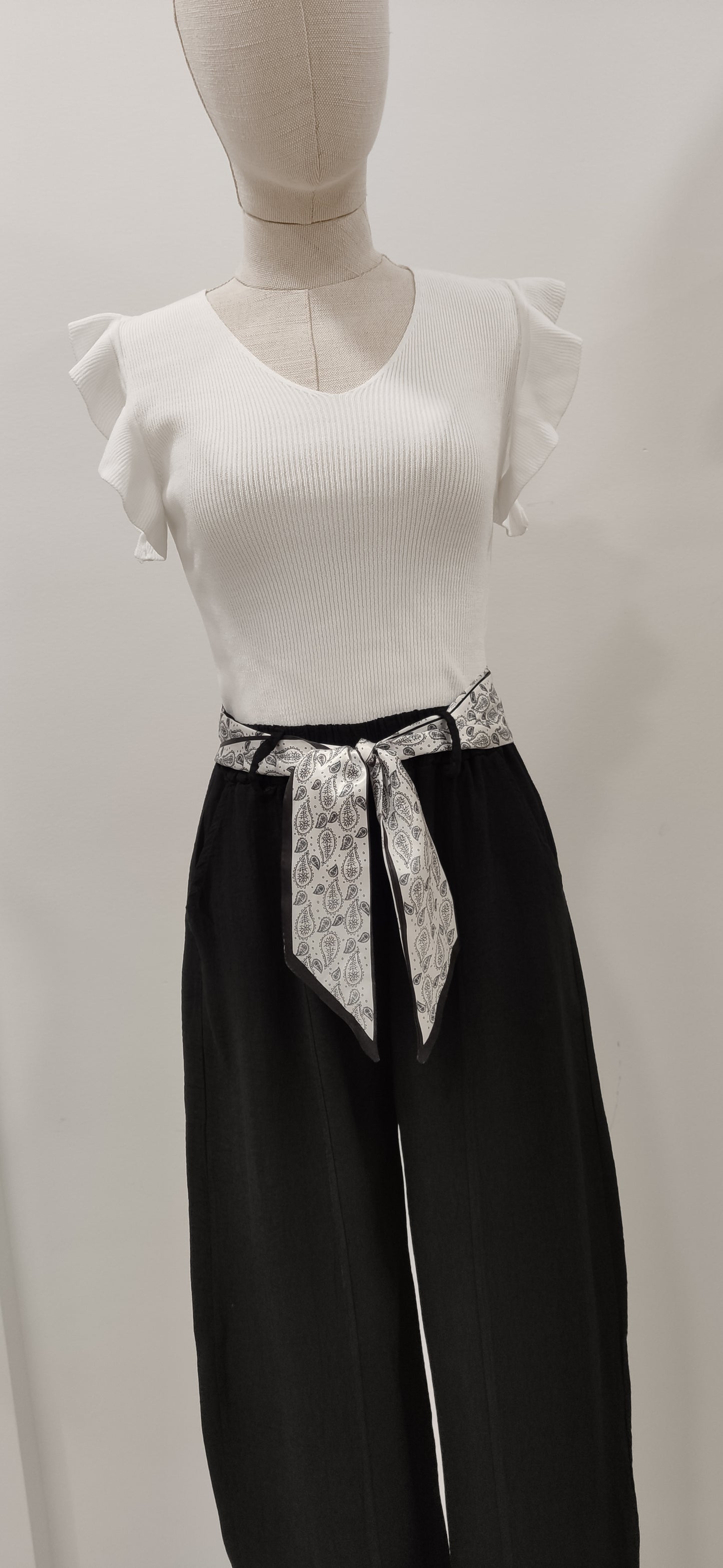 PANTALÓN BARREL NEGRO