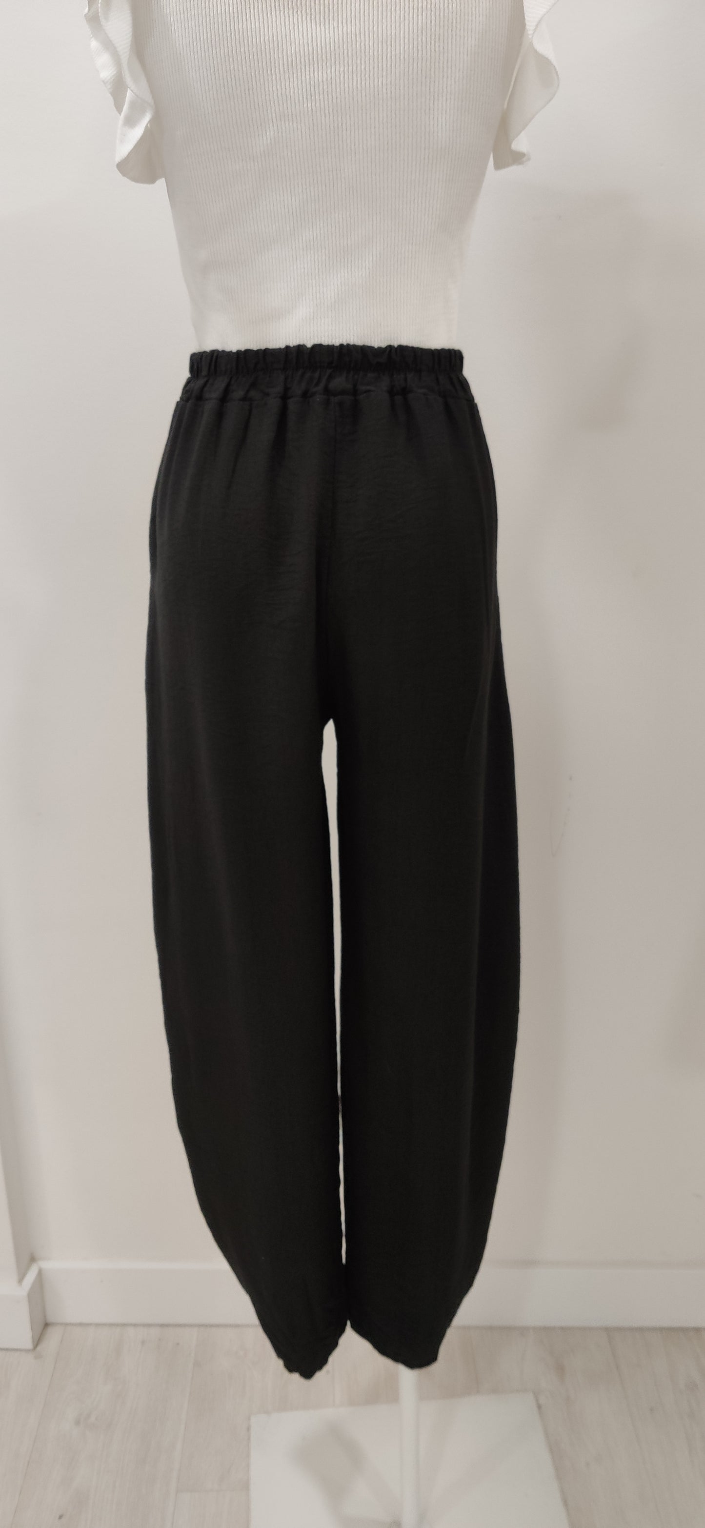 PANTALÓN BARREL TACHAS