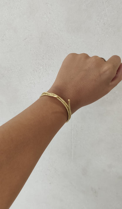 PULSERA IMÁN DORADO