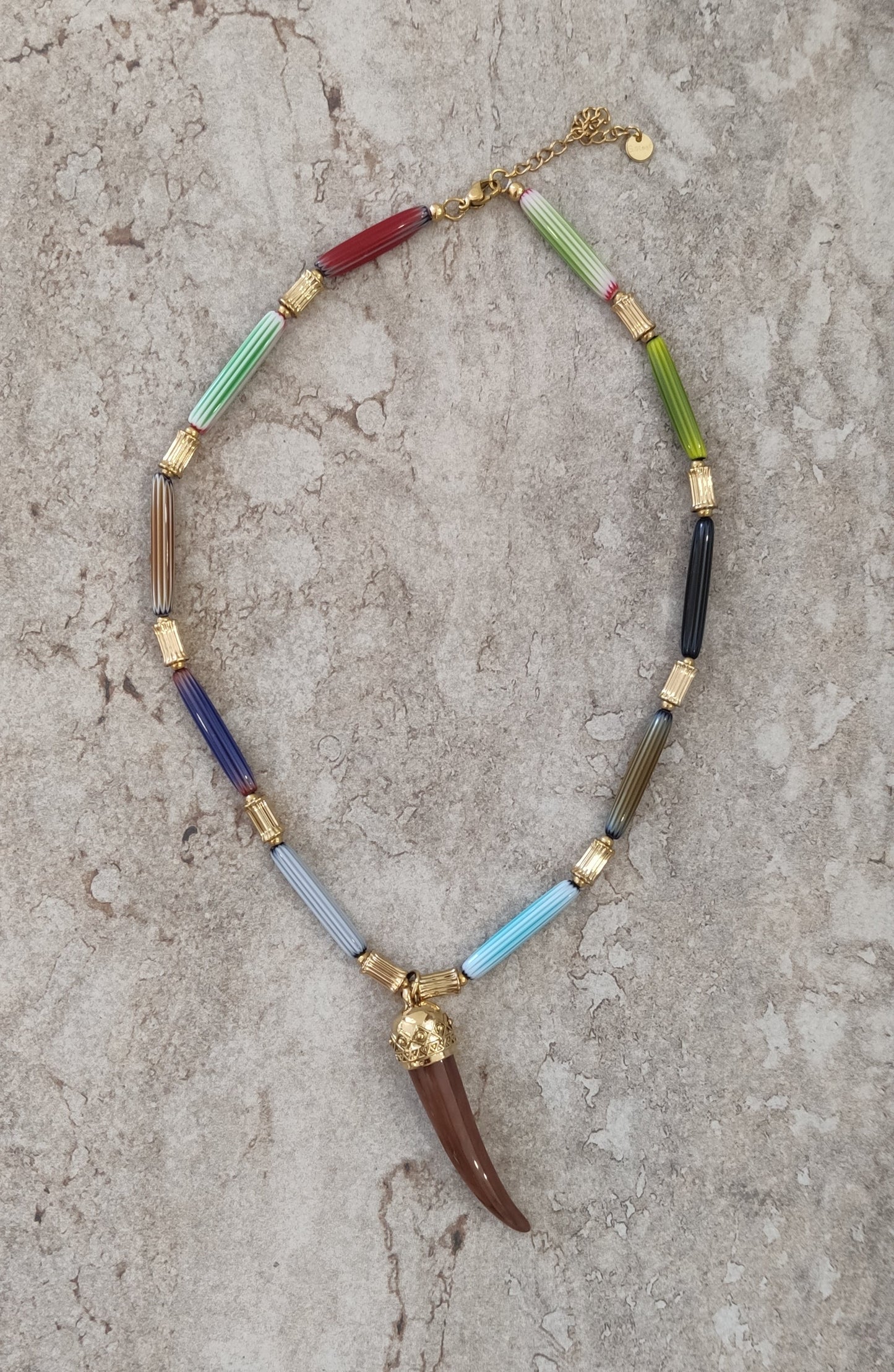 COLLAR CUERNO