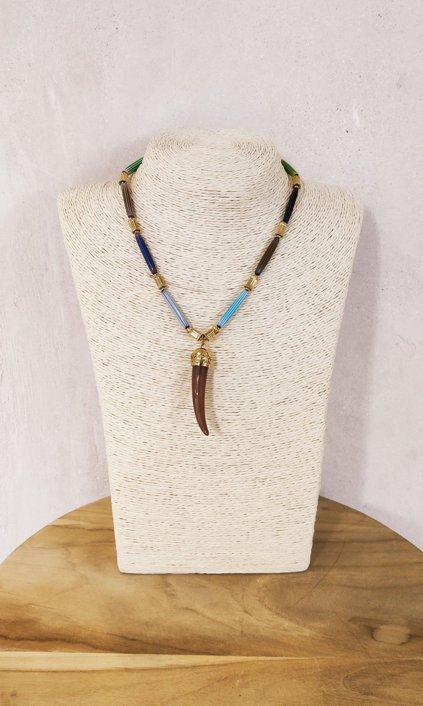 COLLAR CUERNO