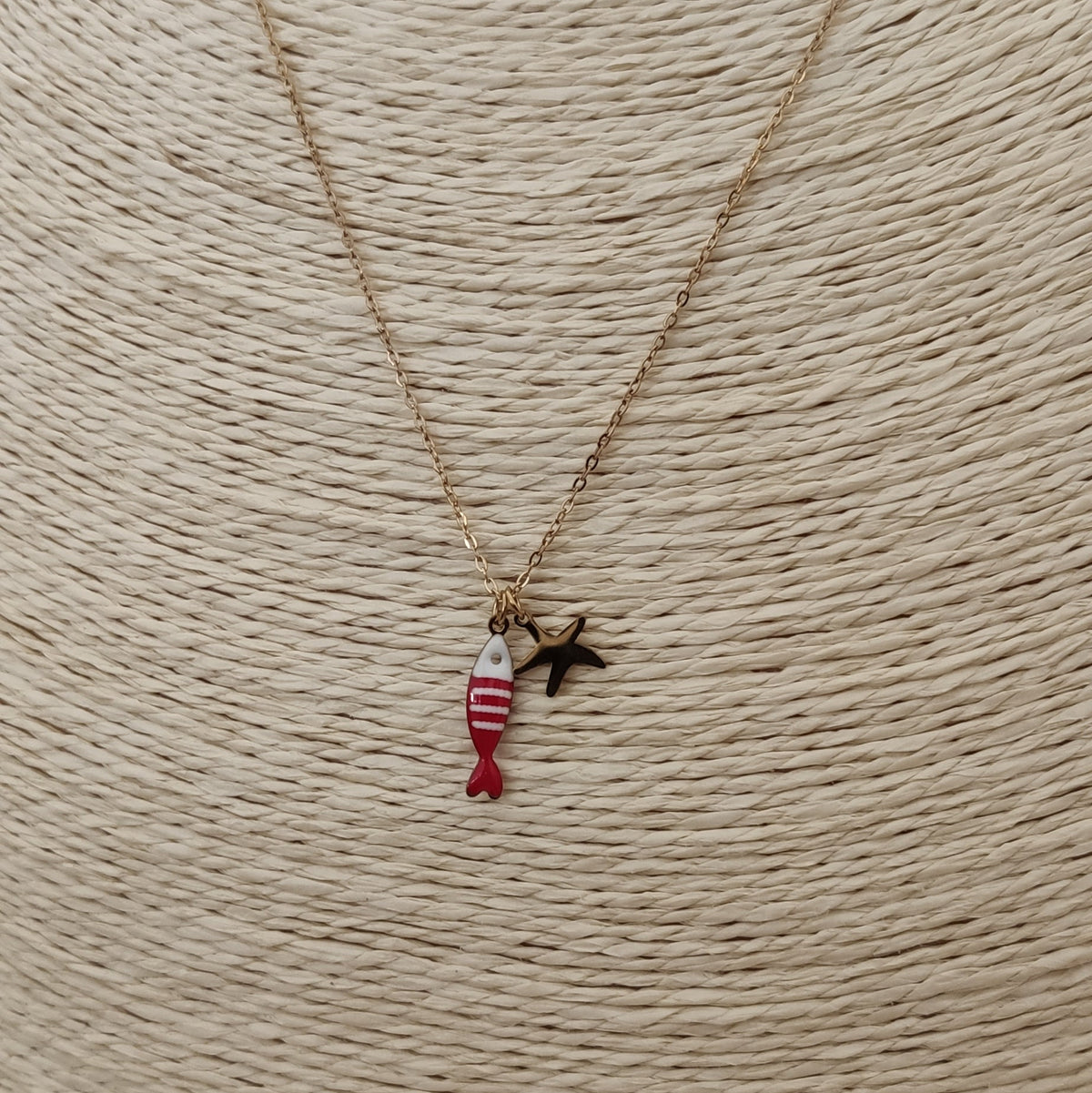 COLLAR PEZ ESTRELLA ROJO