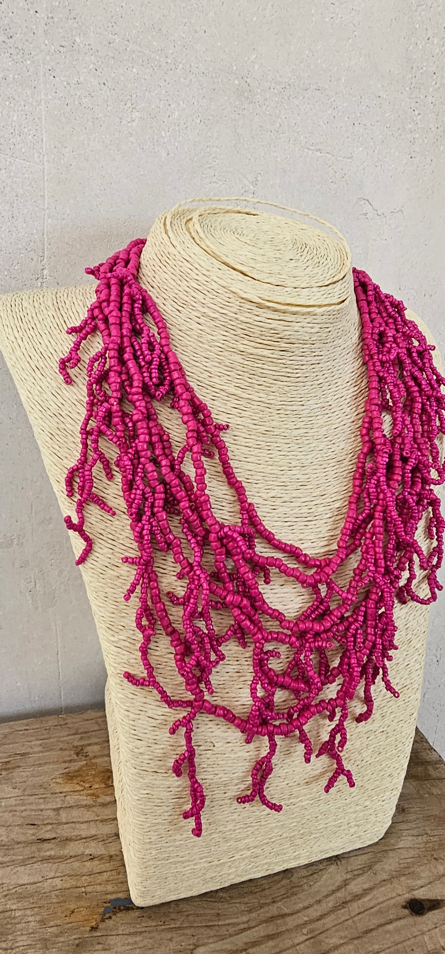 COLLAR ARRECIFE FUCSIA