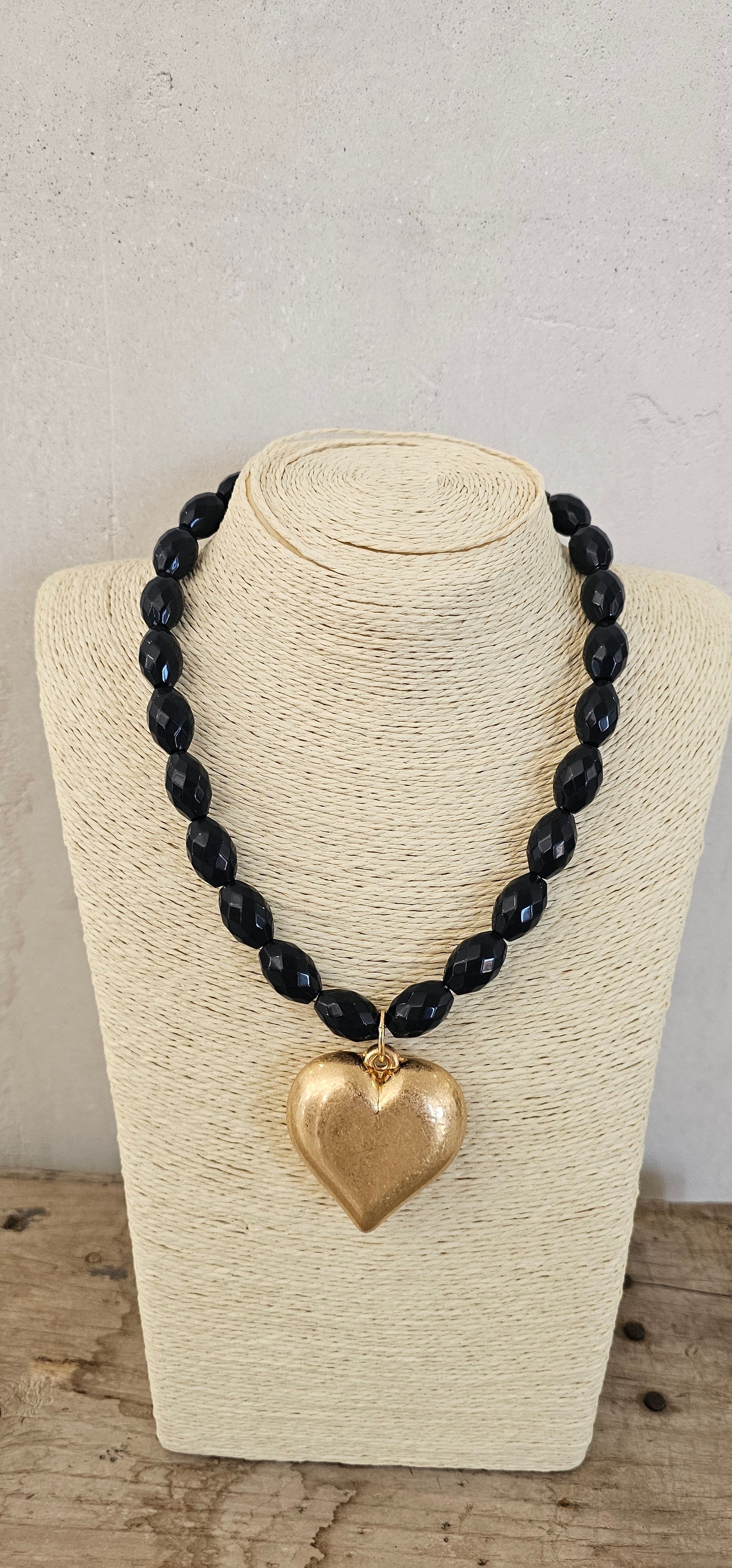 COLLAR CUORE NEGRO