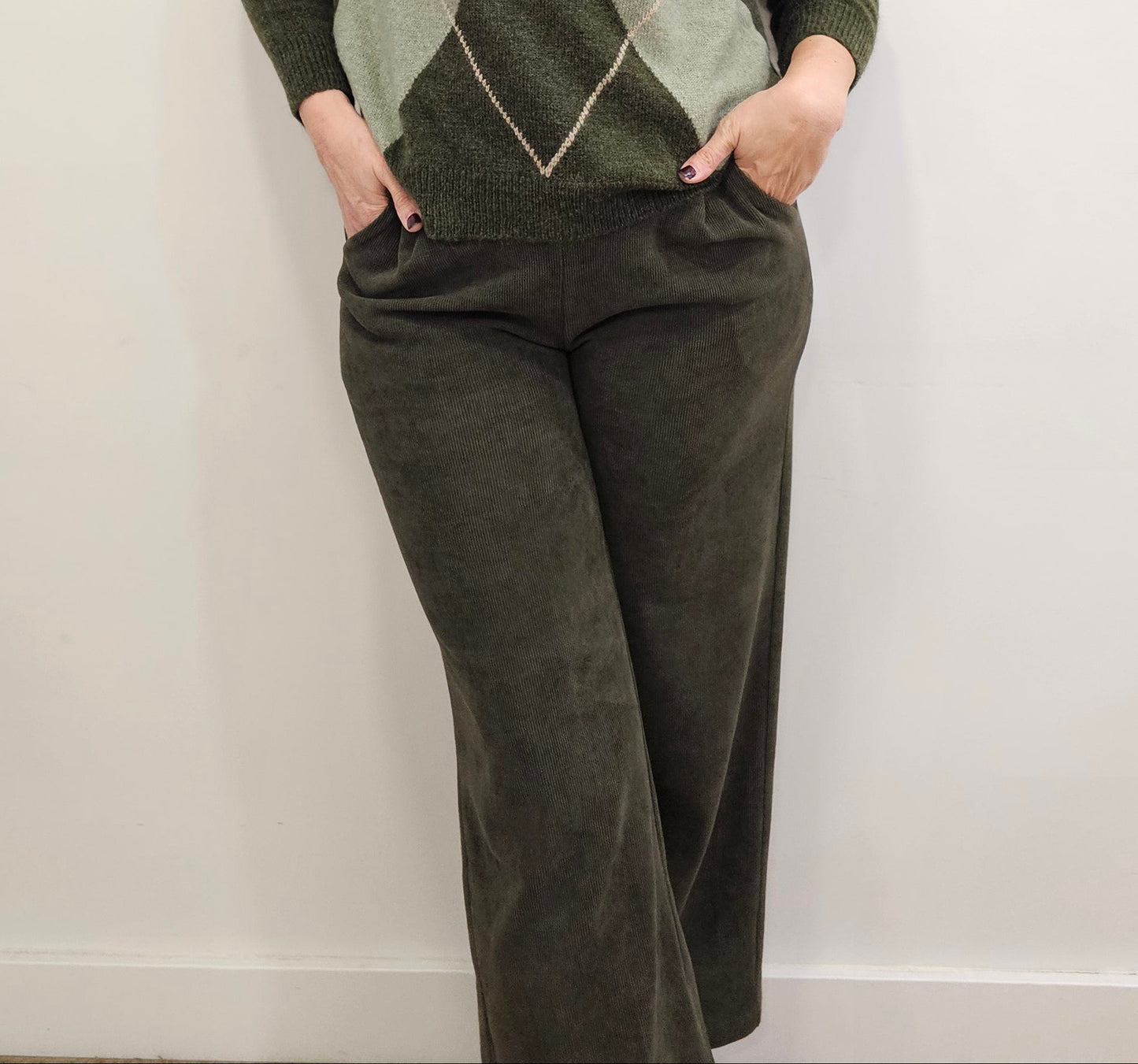 PANTALÓN MICROPANA VERDE