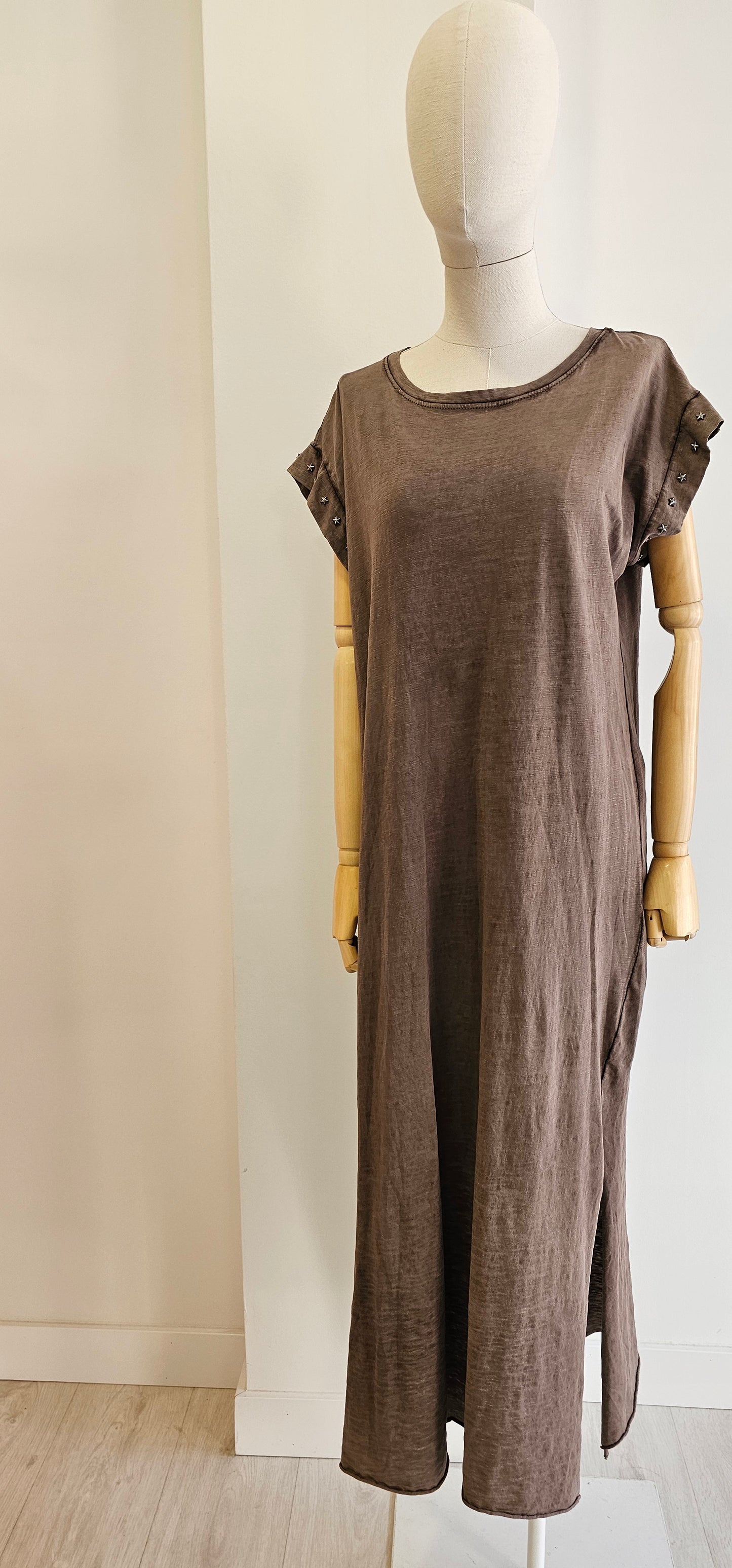 VESTIDO TACHAS