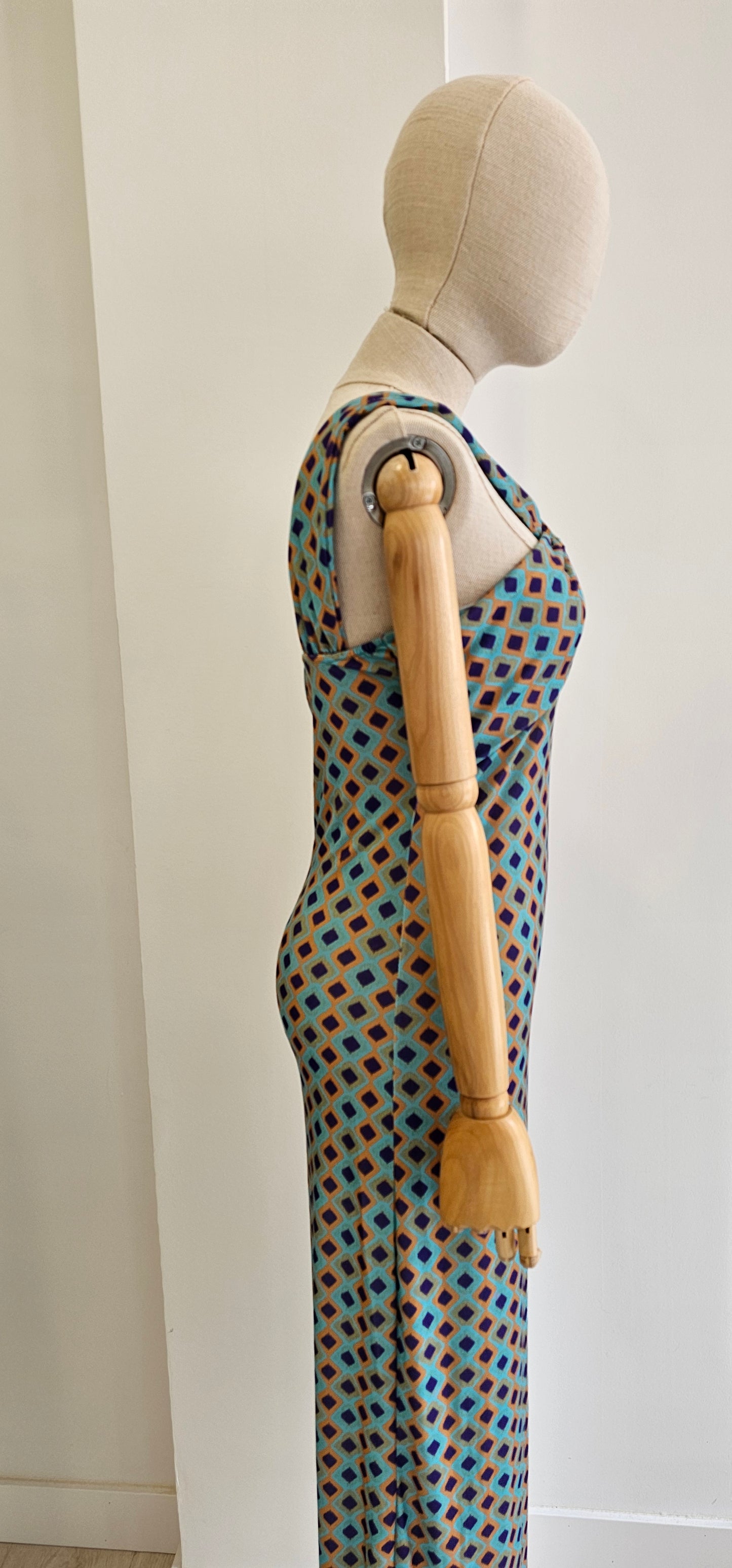 VESTIDO COMILLAS