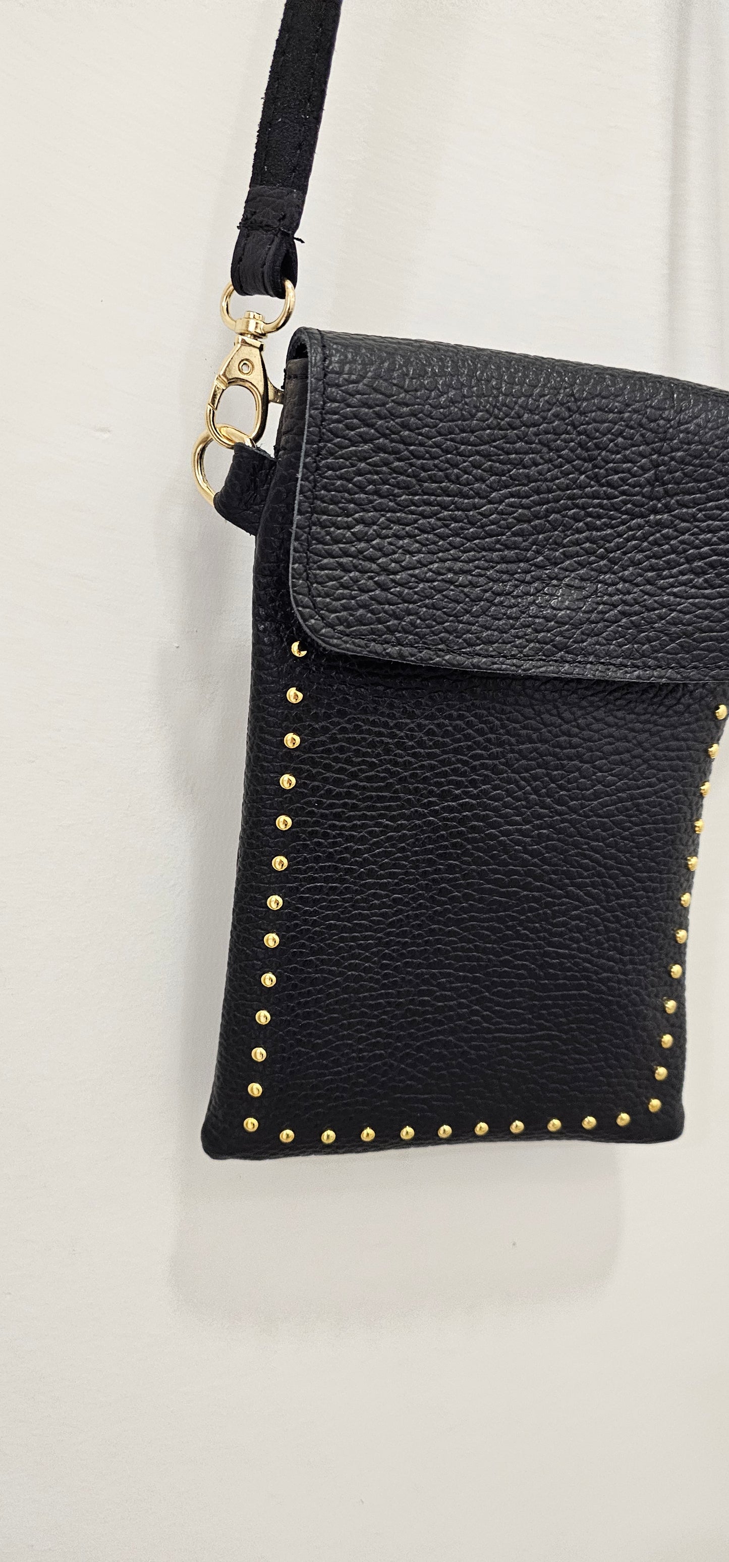 BOLSO TACHUELAS NEGRO