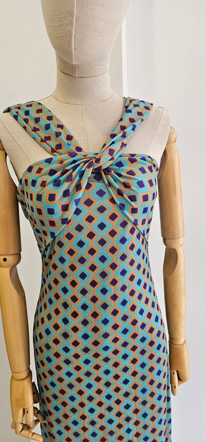 VESTIDO COMILLAS