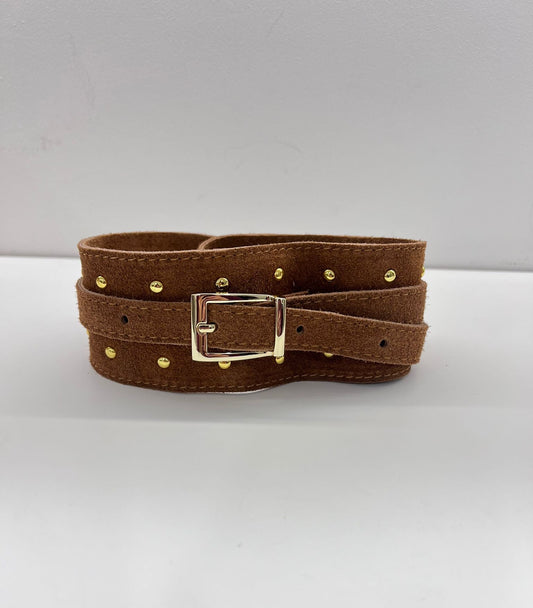 CINTURÓN PIEL TACHAS