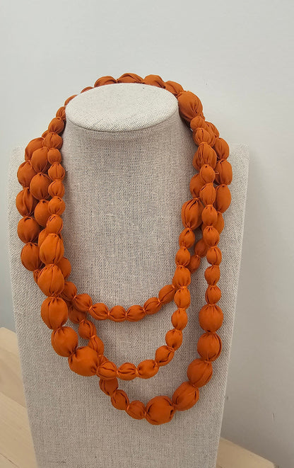 COLLAR IRREGULAR NARANJA