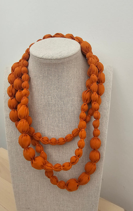 COLLAR IRREGULAR NARANJA