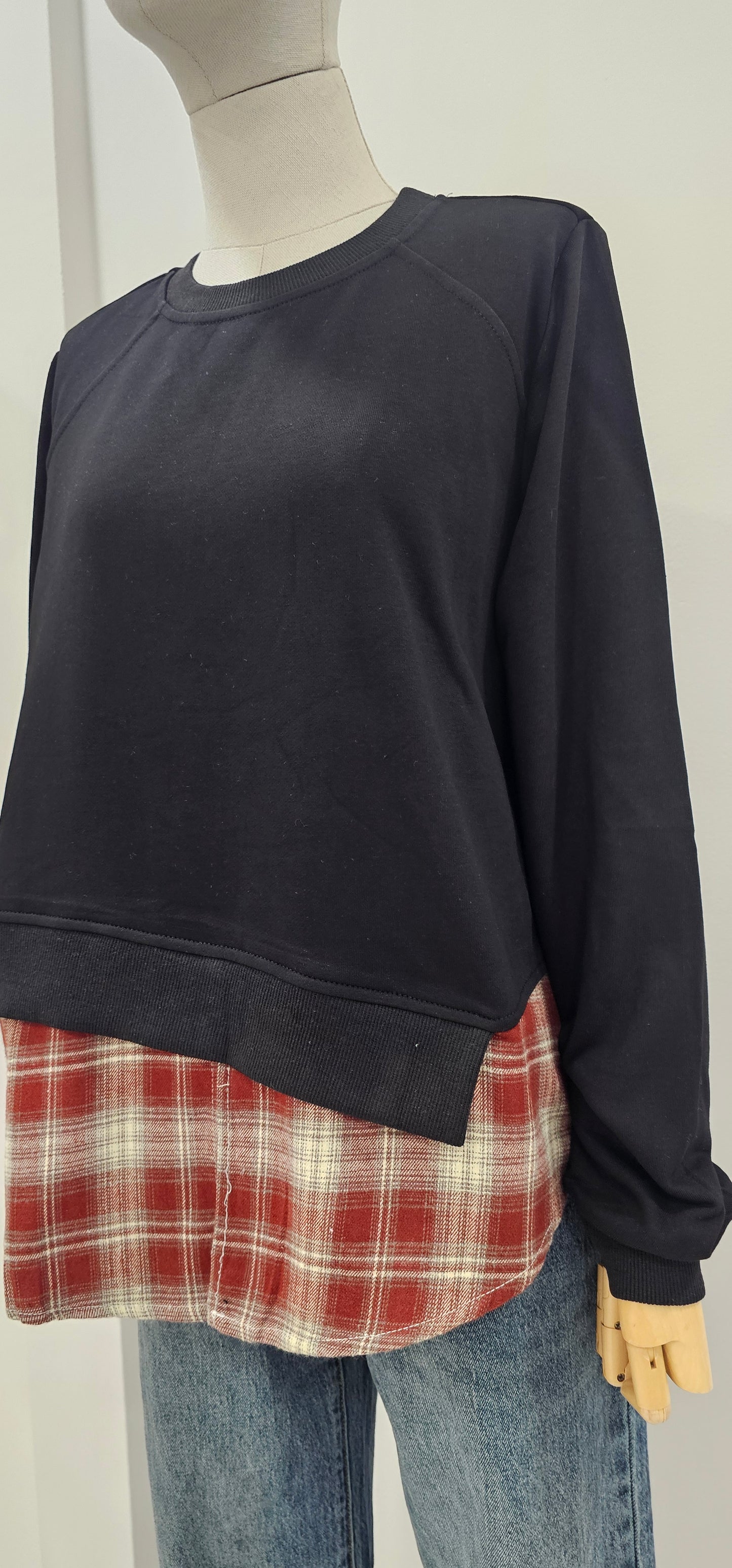SUDADERA NEGRA