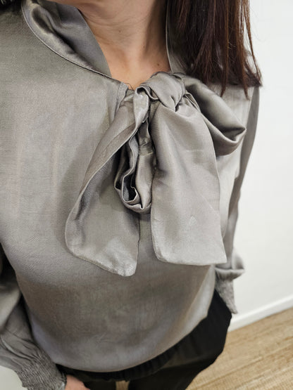 BLUSA SATÉN LAZO