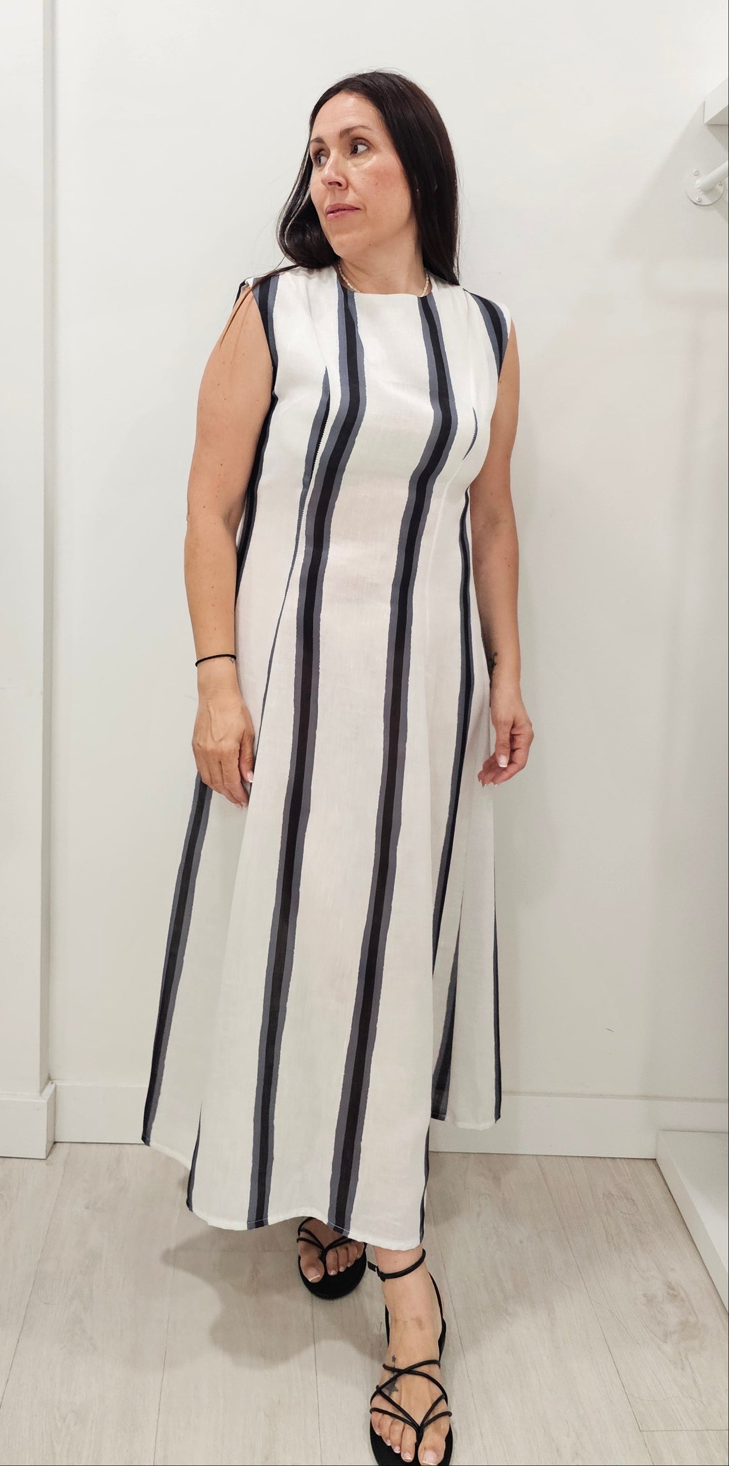 VESTIDO GRIS CARMINA