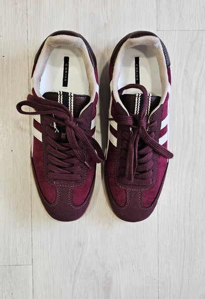 ZAPATILLA RETRO BURDEOS