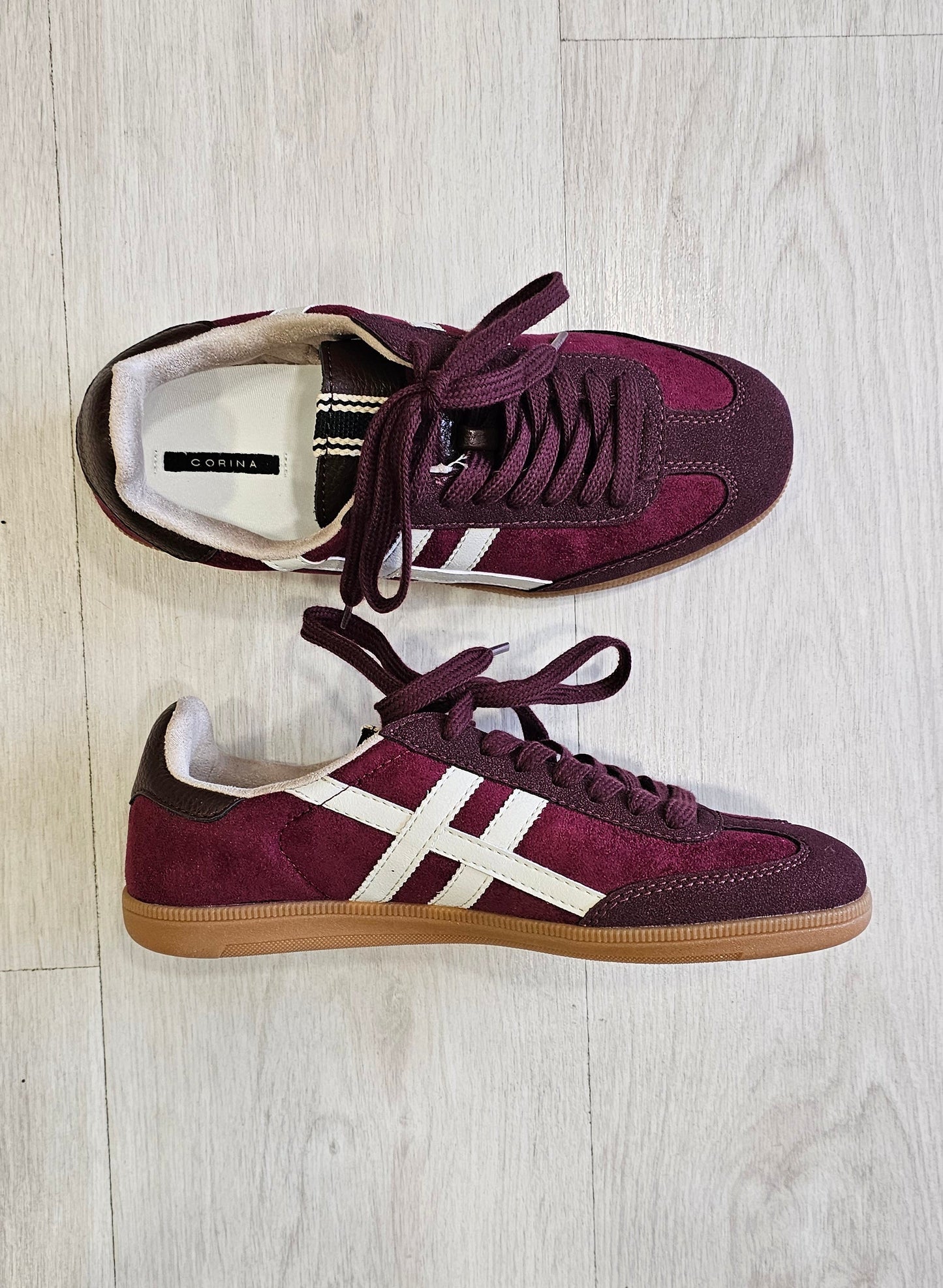 ZAPATILLA RETRO BURDEOS