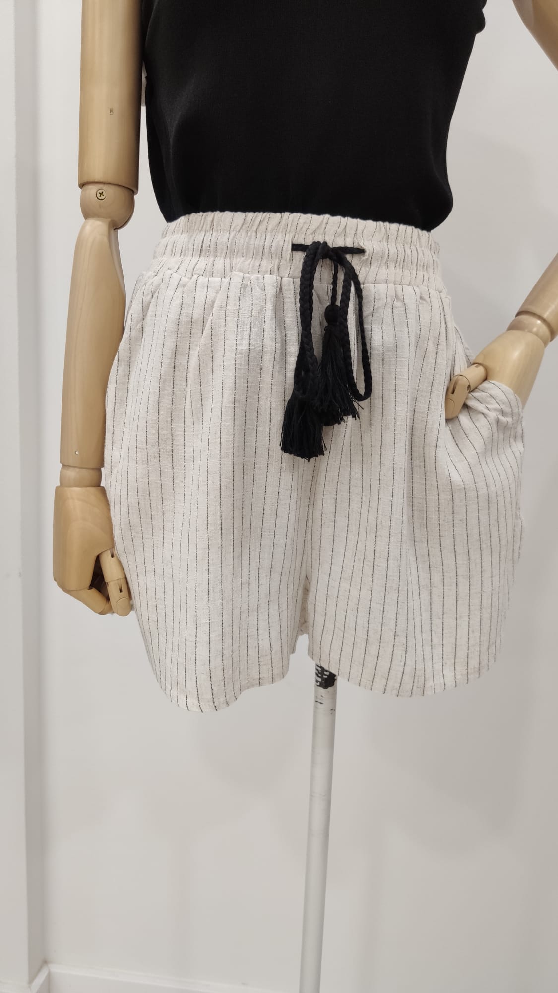 SHORT RAYAS