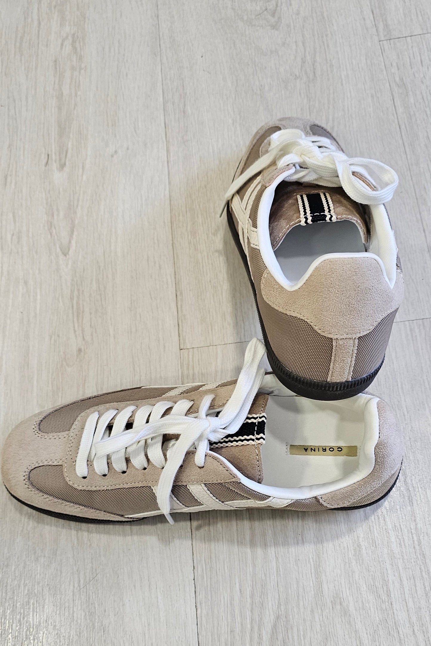 ZAPATILLA RETRO CAMEL