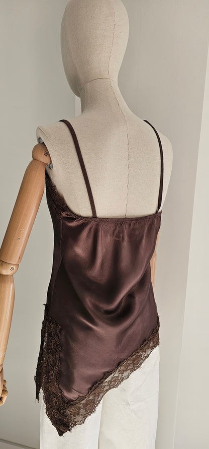TOP LENCERO ASIMÉTRICO CHOCO