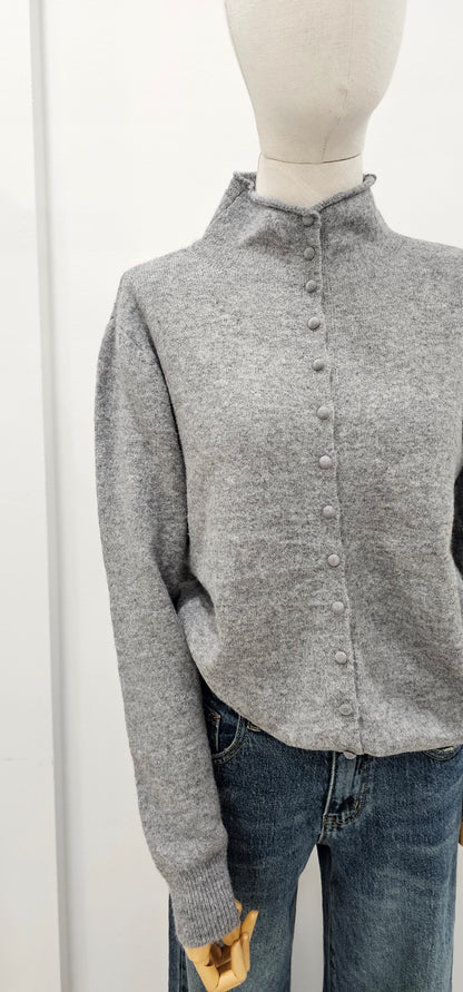 JERSEY BOTÓN GRIS